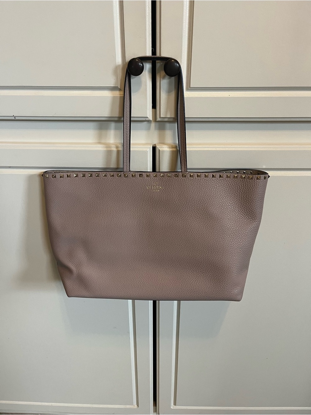 EUC Valentino Garavani Rockstud Pebbled Leather Tote in Poudre Beige